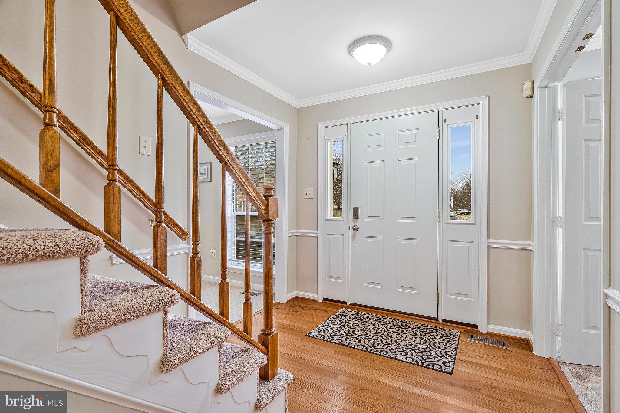 1545 Kingstream Circle Herndon, VA 20170 - Photo 4 of 71 a view of an entryway