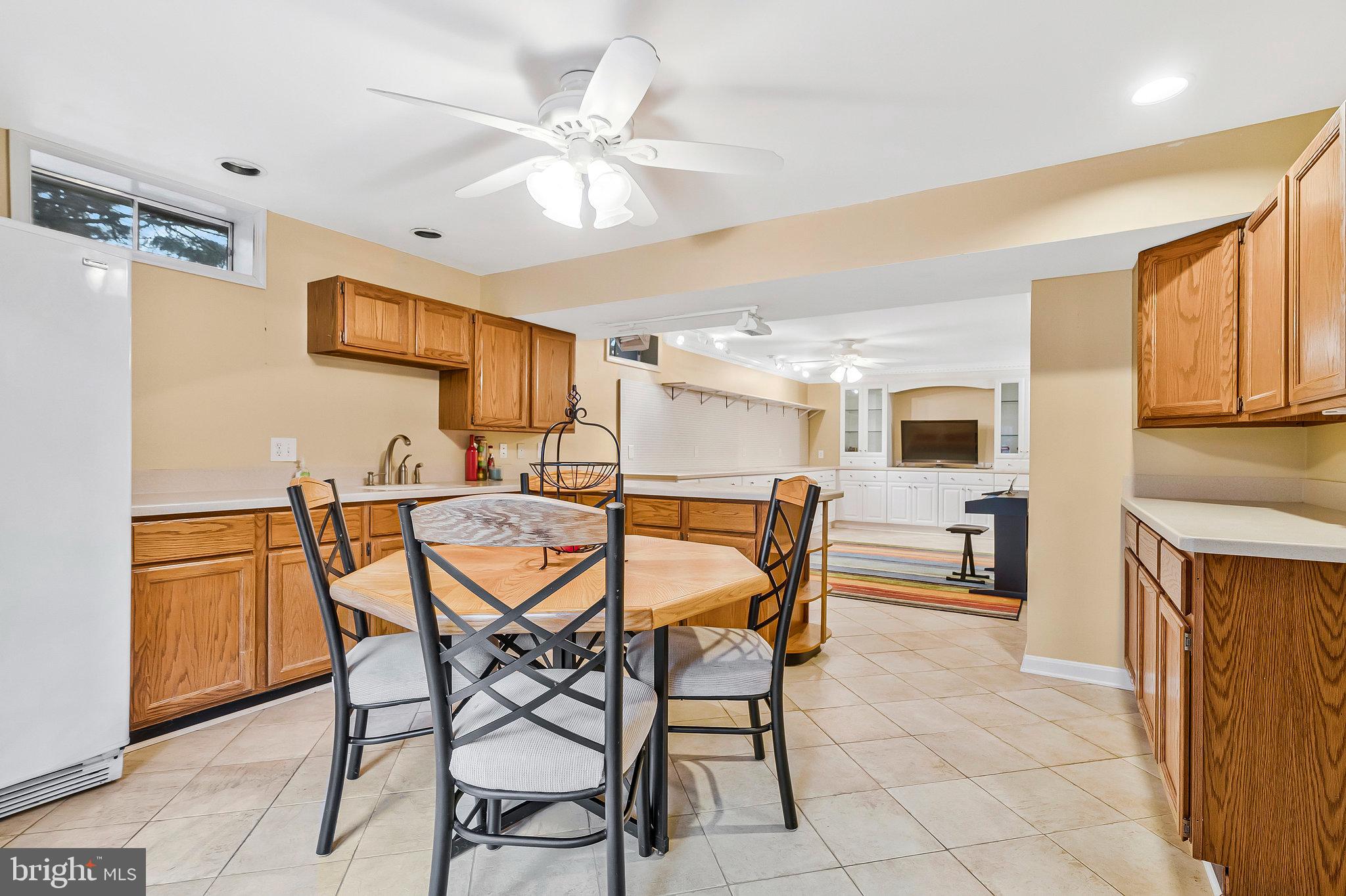 1545 Kingstream Circle Herndon, VA 20170 - Photo 46 of 71 Recreation space off of kitchenette