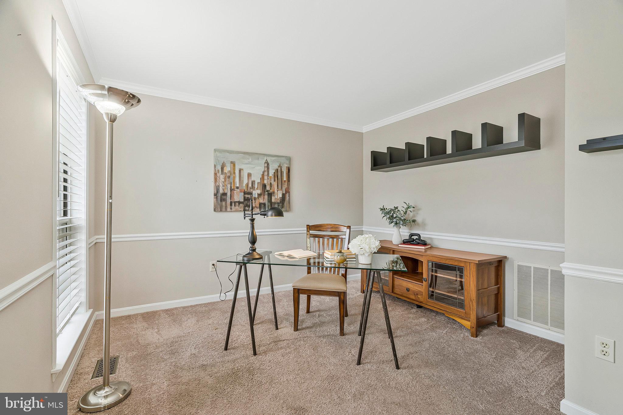 1545 Kingstream Circle Herndon, VA 20170 - Photo 6 of 71 Convenient private main level office