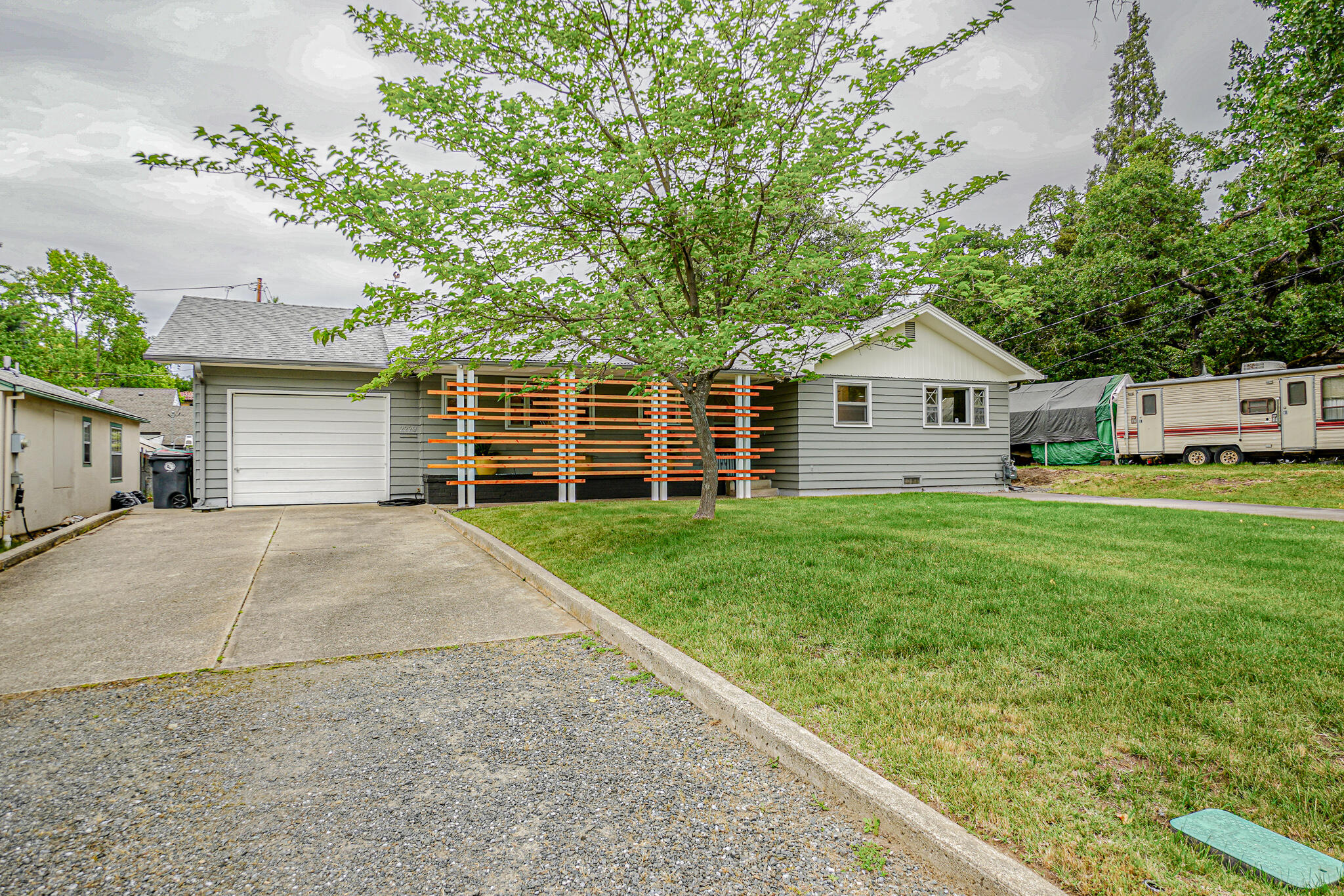 2229 Ruhl Way Medford, OR 97504 - Photo 1 of 26 DSC08142