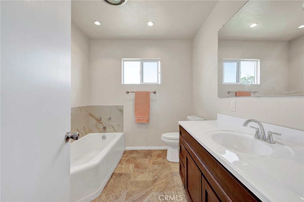 7217 Lonzo Street Tujunga, CA 91042 - Photo 13 of 29