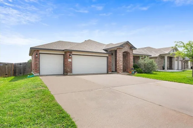 $275,000 | 3108 Skinner Drive, Lorena, TX 76655