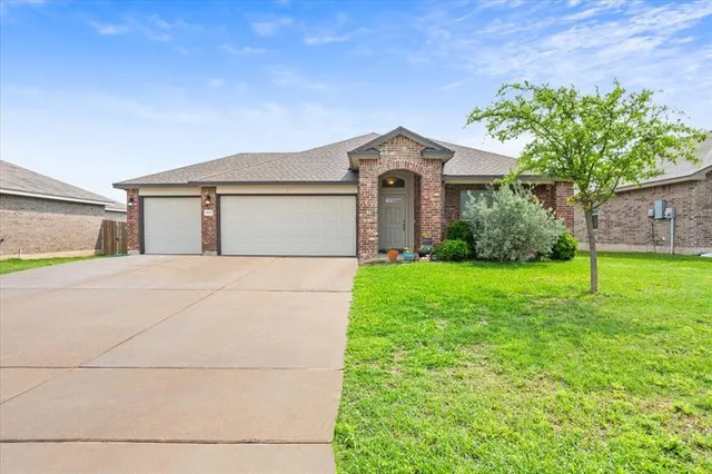 $275,000 | 3108 Skinner Drive, Lorena, TX 76655
