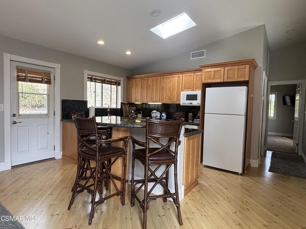 1577 Tierra Rejada Road Simi Valley, CA 93065 - Photo 6 of 12