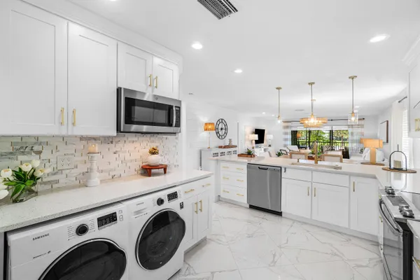 $159,900 | 15 Westgate Lane, Unit D, Boynton Beach, FL 33436