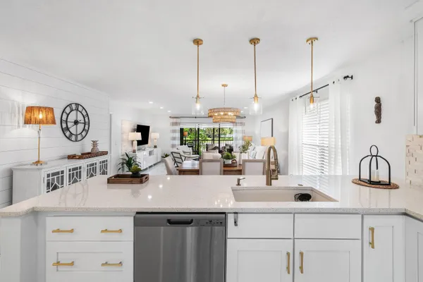 $159,900 | 15 Westgate Lane, Unit D, Boynton Beach, FL 33436