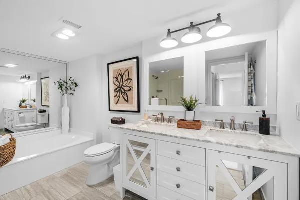 $159,900 | 15 Westgate Lane, Unit D, Boynton Beach, FL 33436