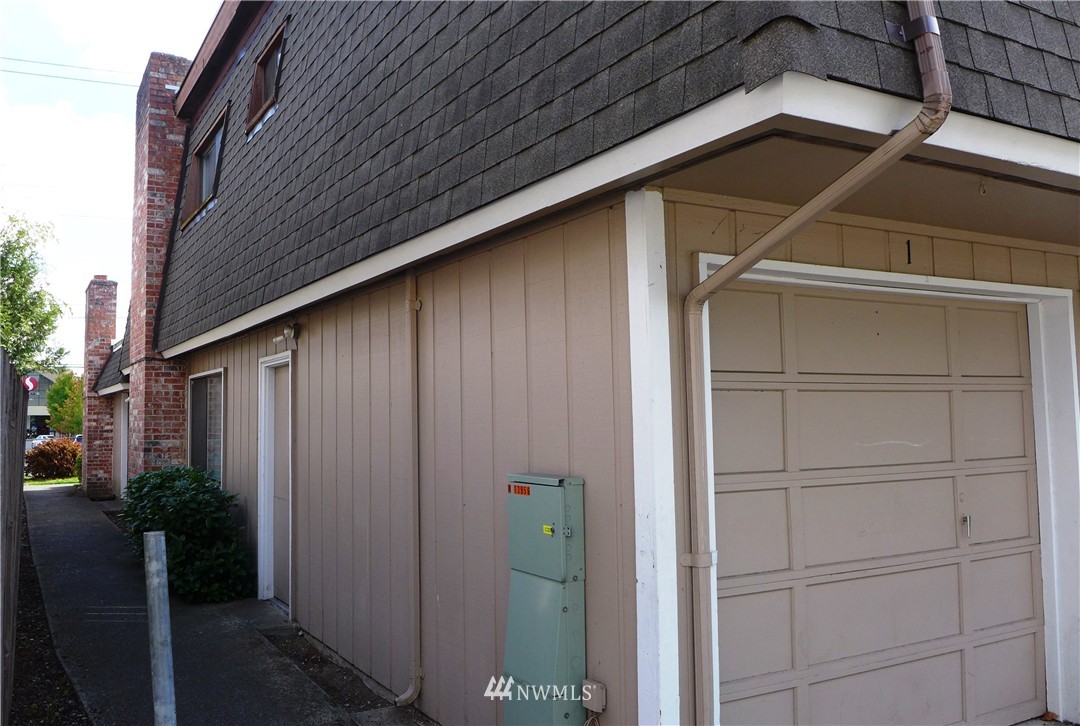 13956 Southeast 173rd Place Renton, WA 98058 - Photo 3 of 13 Gallery Image 3