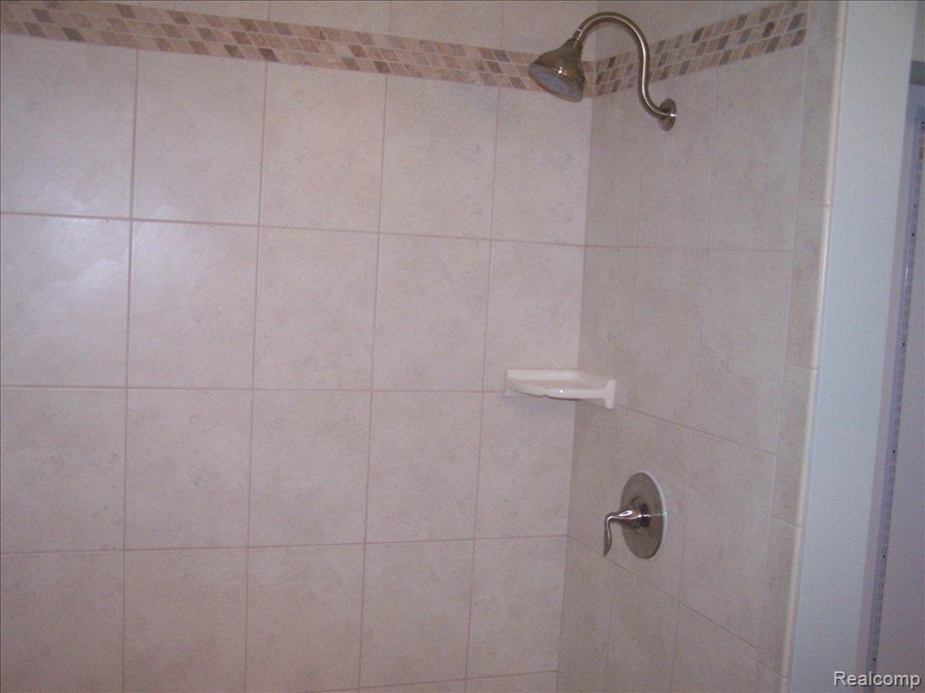2276 Partridge Road Port Huron, MI 48060 - Photo 7 of 16 102_3650