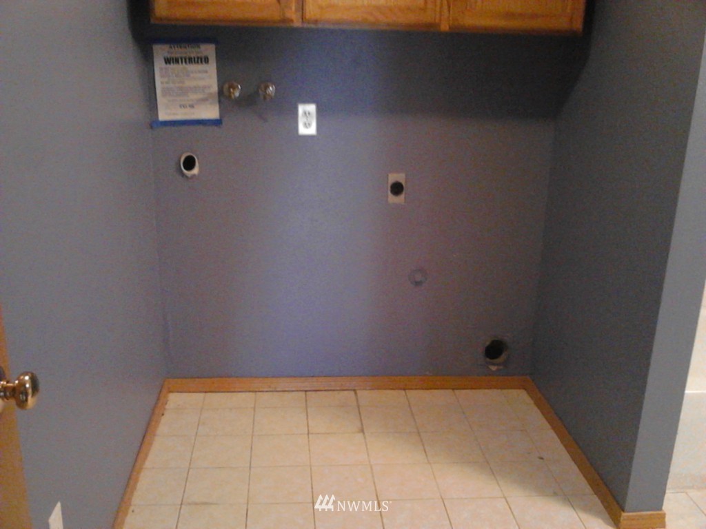 17021 110th Place Southeast Renton, WA 98055 - Photo 9 of 9 Gallery Image 9