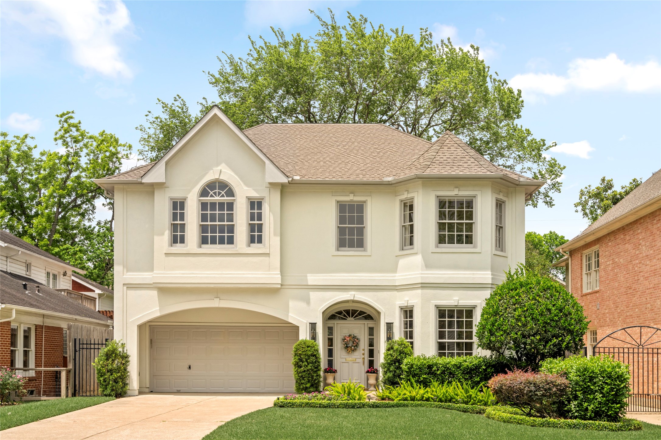 Welcome home to your new West University residence on Riley Street. Beautifully situated on a gracious 6,250 SF Lot [hcad]. Mid-block location. This lovely listing is a short stroll to Colonial Park & Pool and the West U Rec Center, offering a jogging track, shady pocket park, ball fields, and soon-to-be-upgraded weight rooms.