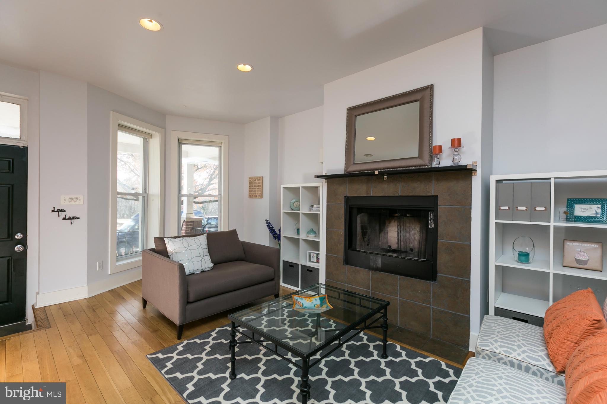 3226 Keswick Road Baltimore, MD 21211 - Photo 5 of 29 Living Room