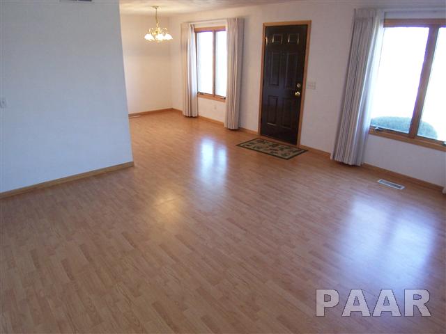 1266 Kingsbury Road Washington, IL 61571 - Photo 3 of 15 Gallery Image 3