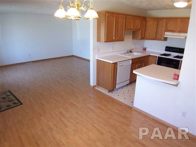 1266 Kingsbury Road Washington, IL 61571 - Photo 6 of 15 Gallery Image 6