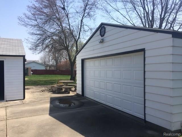 28543 West Road New Boston, MI 48164 - Photo 13 of 14 IMG_9380.JPG