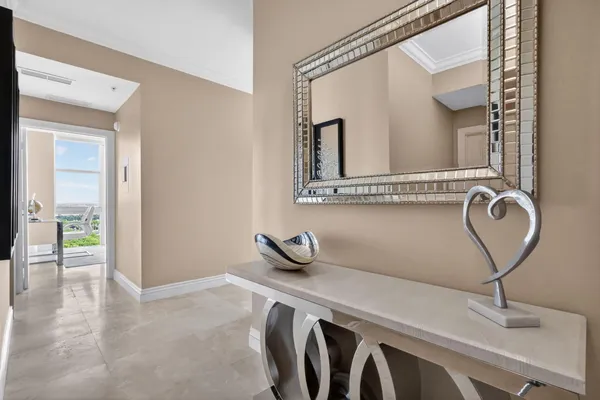 $7,500 | 700 East Boynton Beach Boulevard, Unit PH 2, Boynton Beach, FL 33435