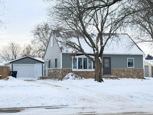 $285,000 | 2032 Valleyhigh Drive Northwest, Rochester, MN 55901