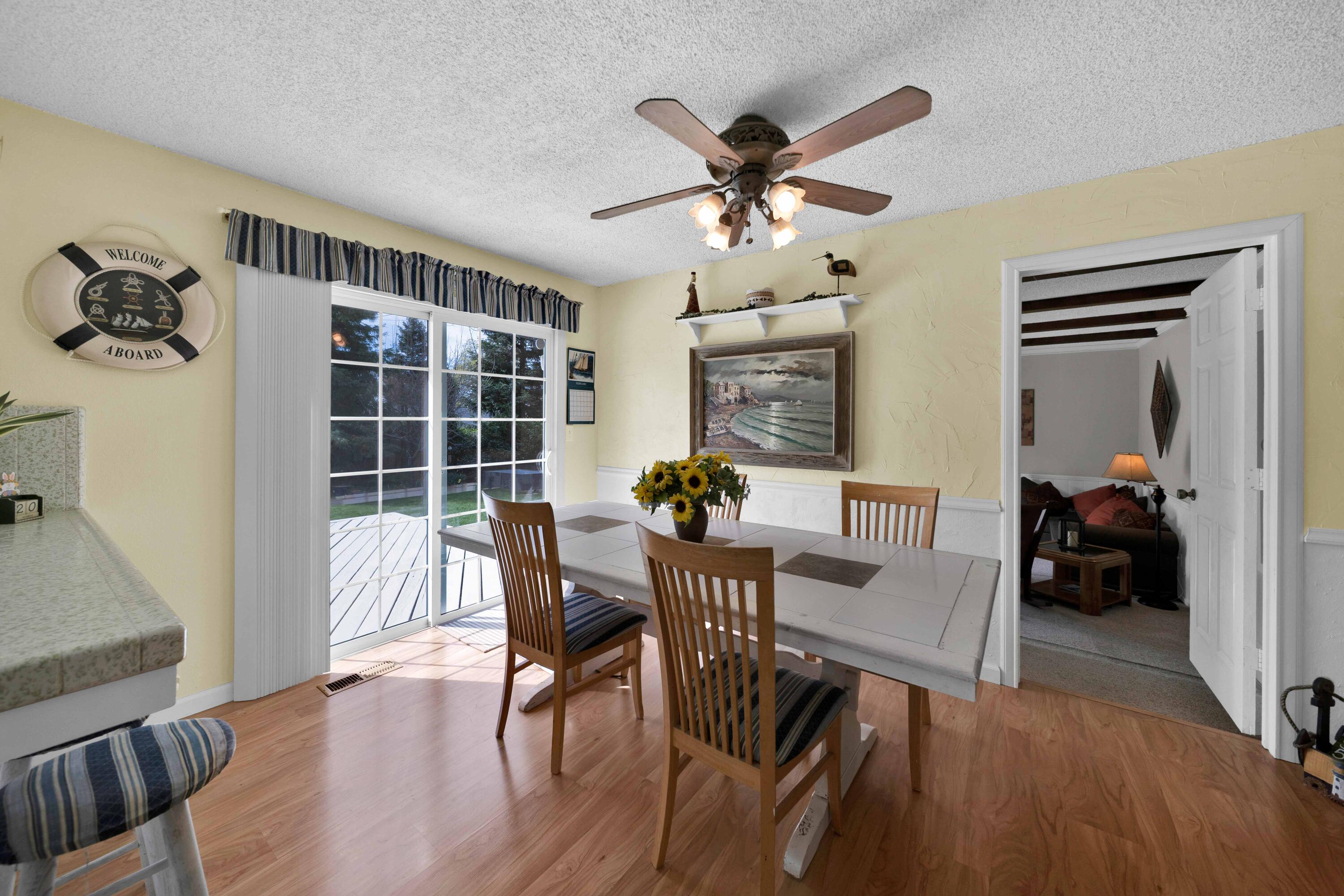 2195 Rancho Road Redding, CA 96002 - Photo 13 of 47 a view of a livingroom and dining room