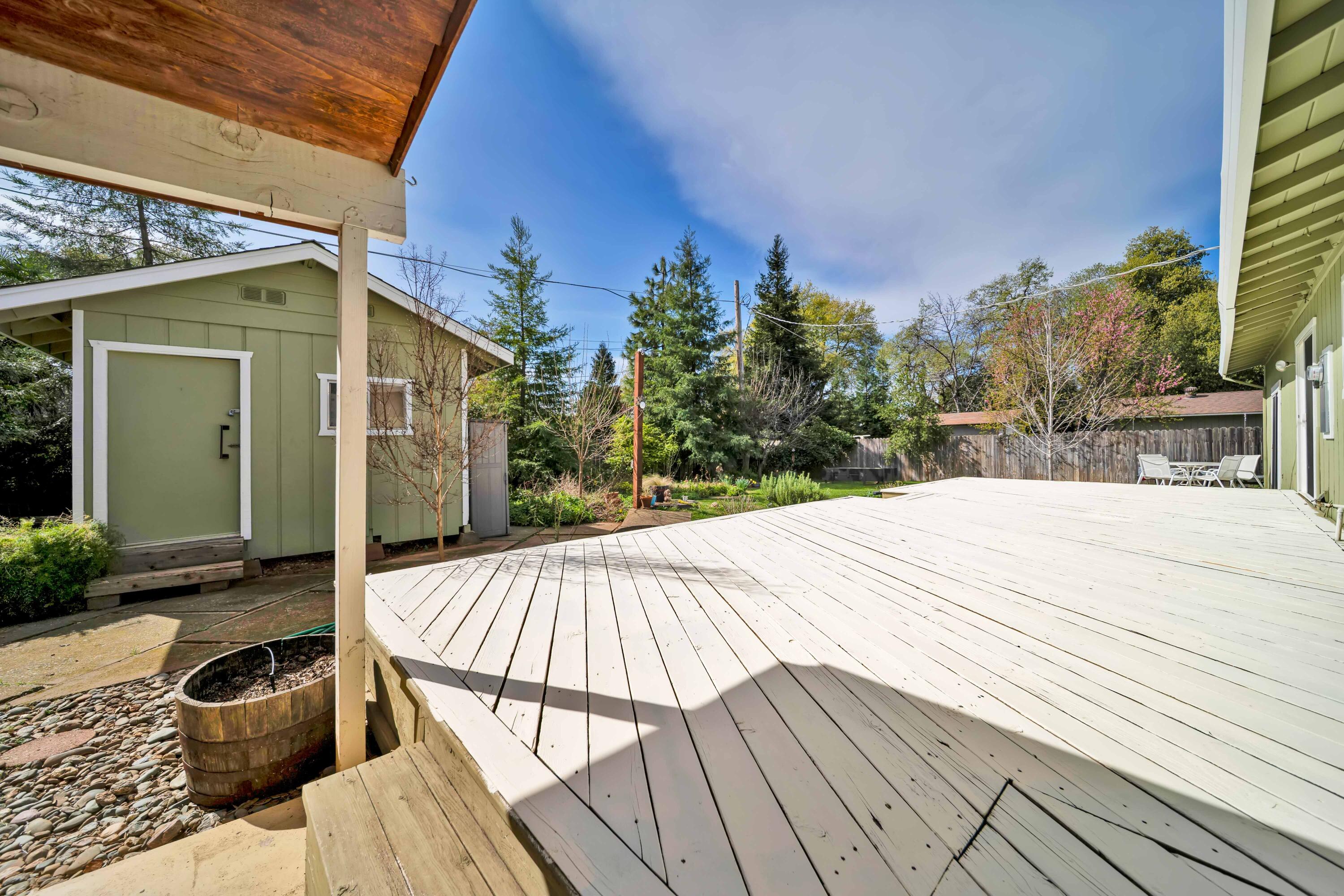2195 Rancho Road Redding, CA 96002 - Photo 45 of 47 a view of a backyard with sitting area