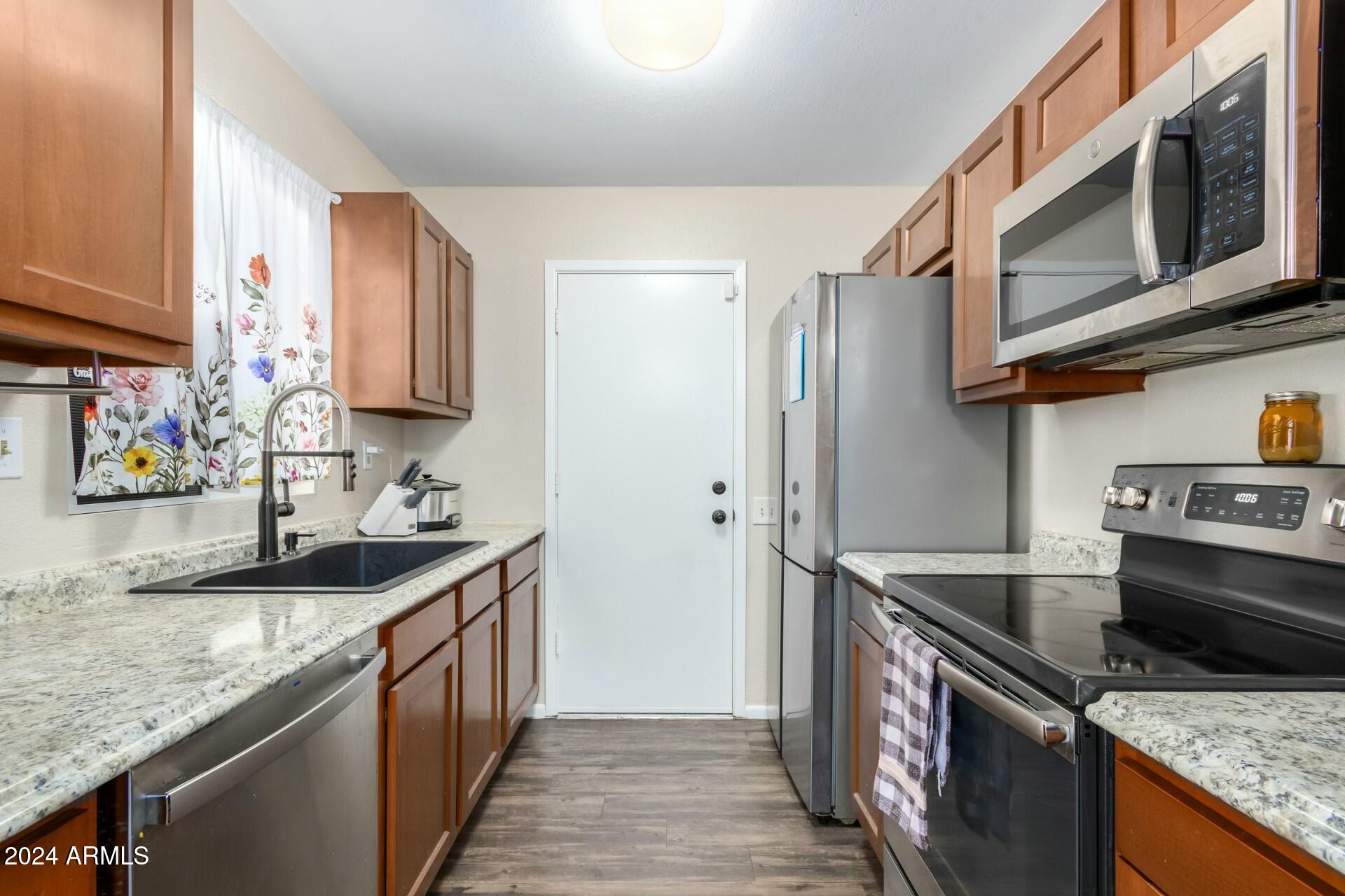 4412 East Darrel Road Phoenix, AZ 85042 - Photo 8 of 24 tempImagezbJcvE