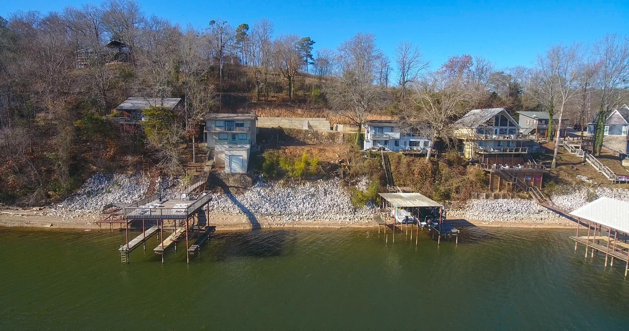3 Cr 452 Road Iuka, MS 38852 - Photo 3 of 5 a view of a lake with houses
