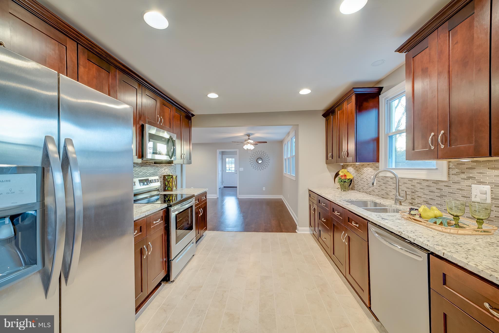 318 Maple Avenue Baltimore, MD 21221 - Photo 1 of 24 Kitchen