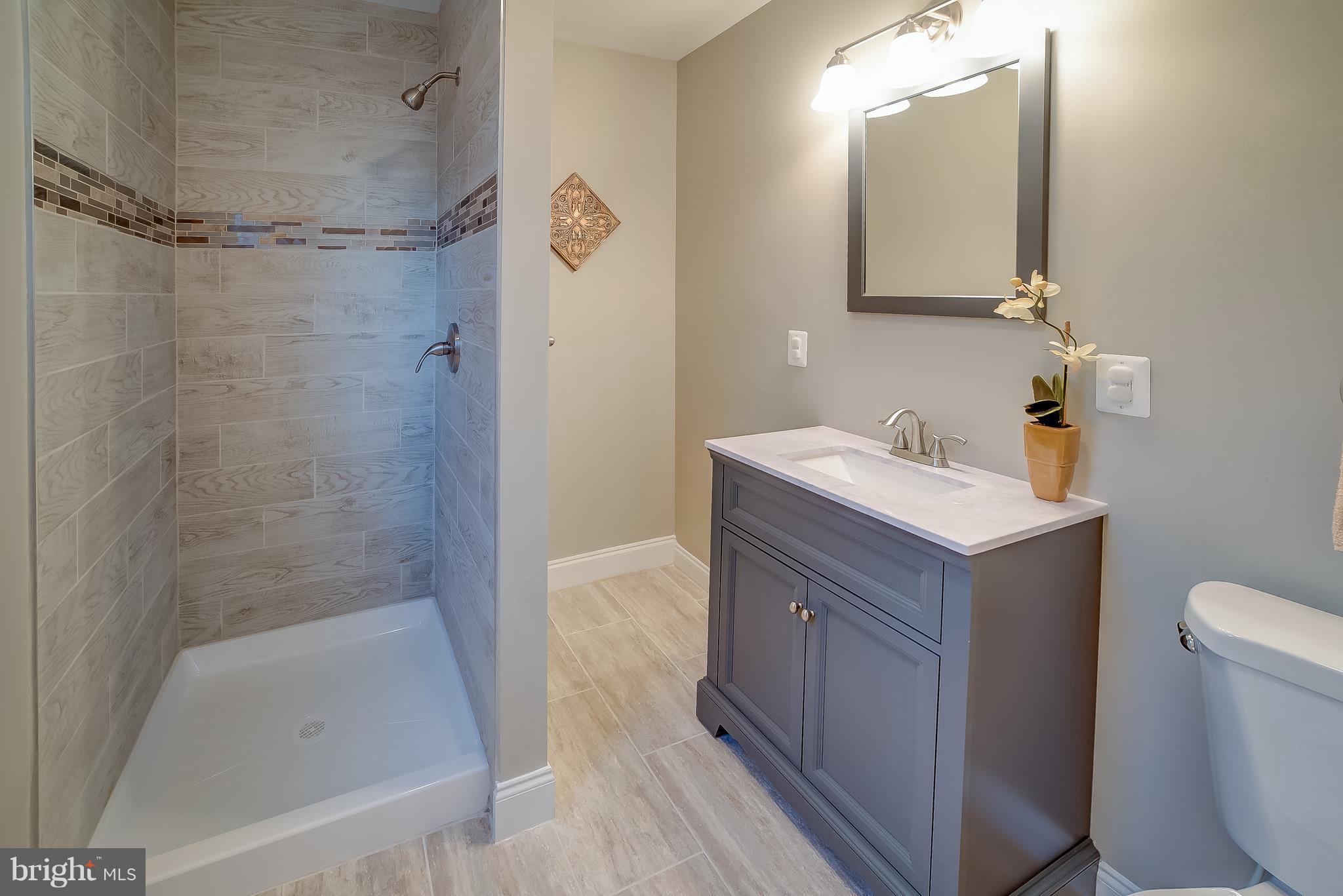 318 Maple Avenue Baltimore, MD 21221 - Photo 12 of 24 Bath