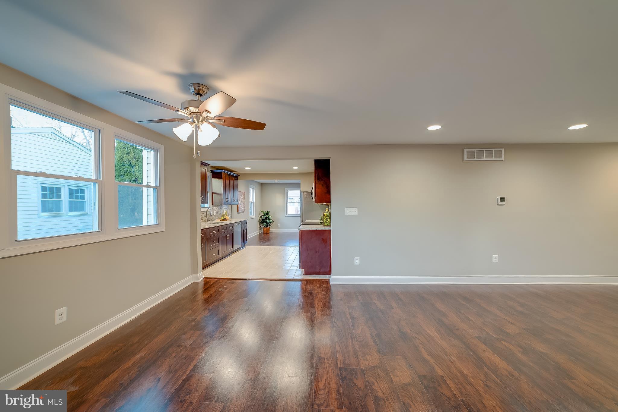 318 Maple Avenue Baltimore, MD 21221 - Photo 5 of 24 Interior (General)