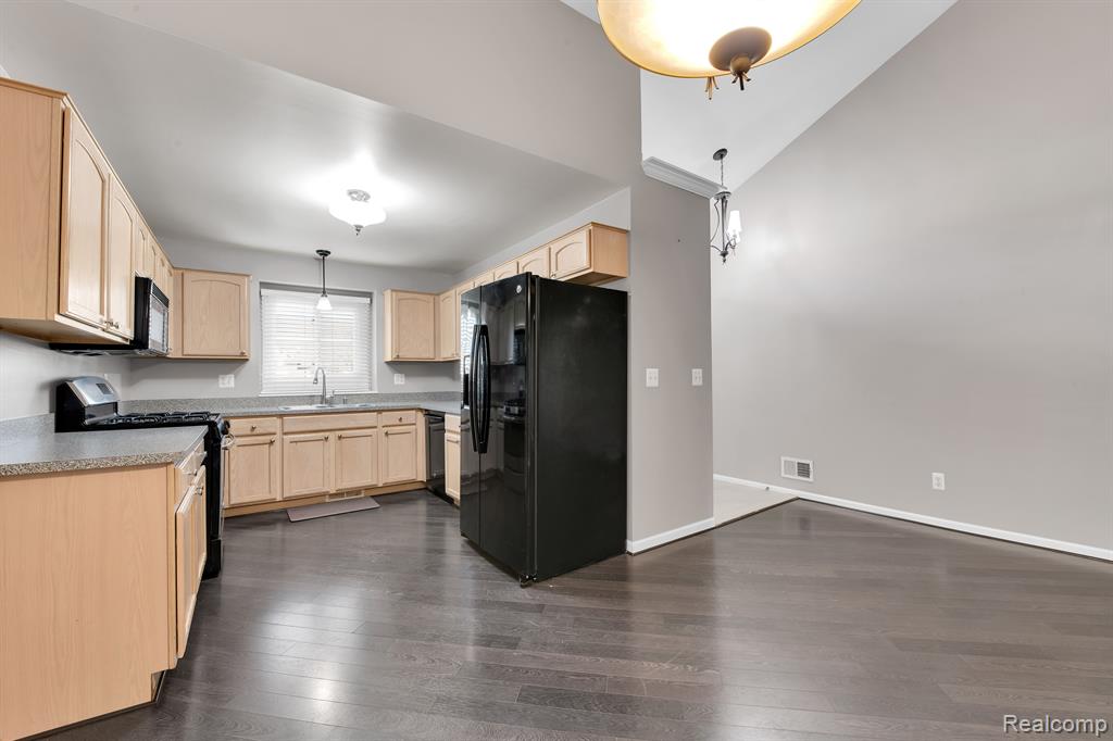 16822 Country Ridge Lane Macomb, MI 48044 - Photo 6 of 20