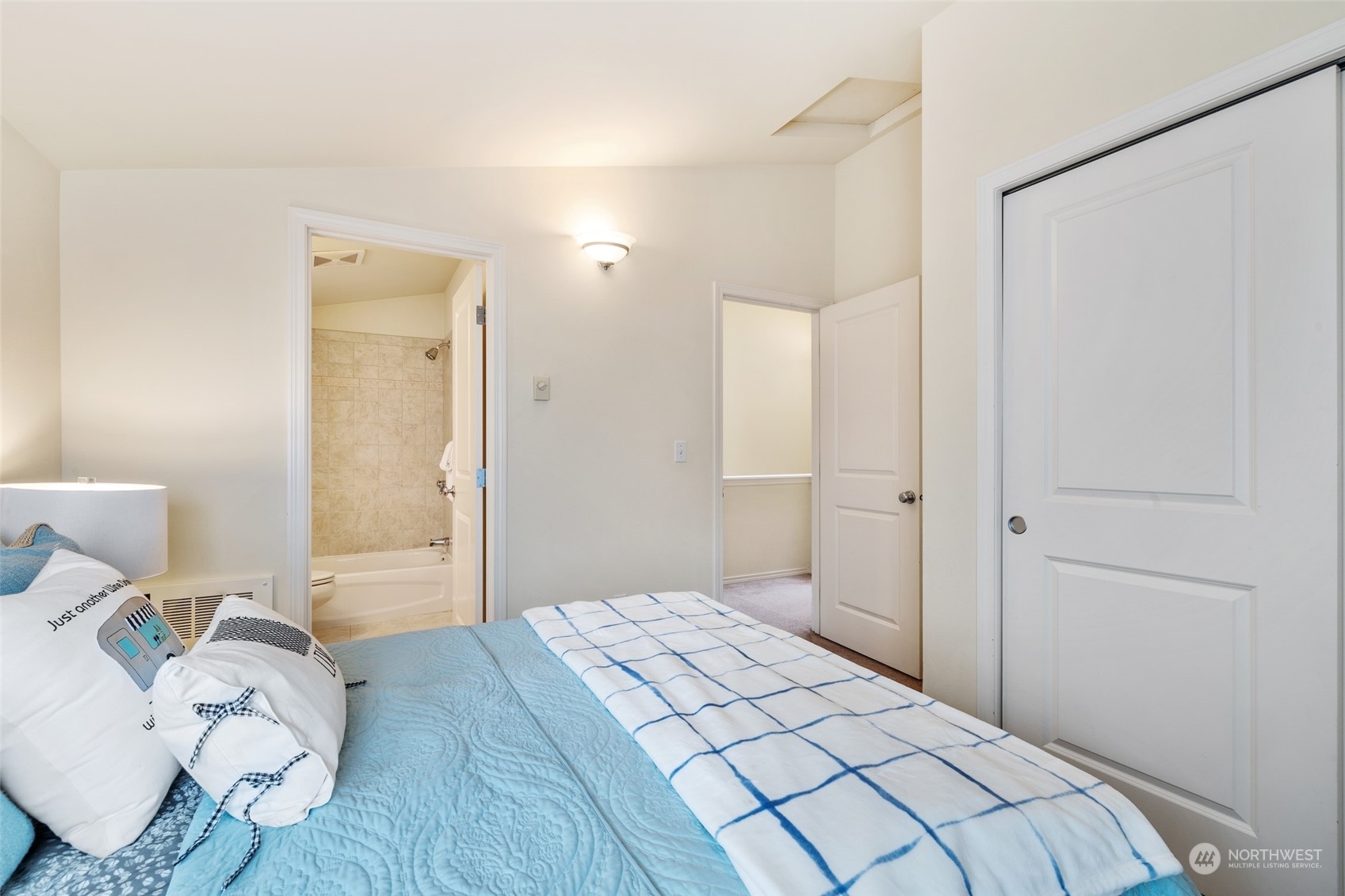8548 Midvale Avenue North, Unit A Seattle, WA 98103 - Photo 14 of 30 Gallery Image 14