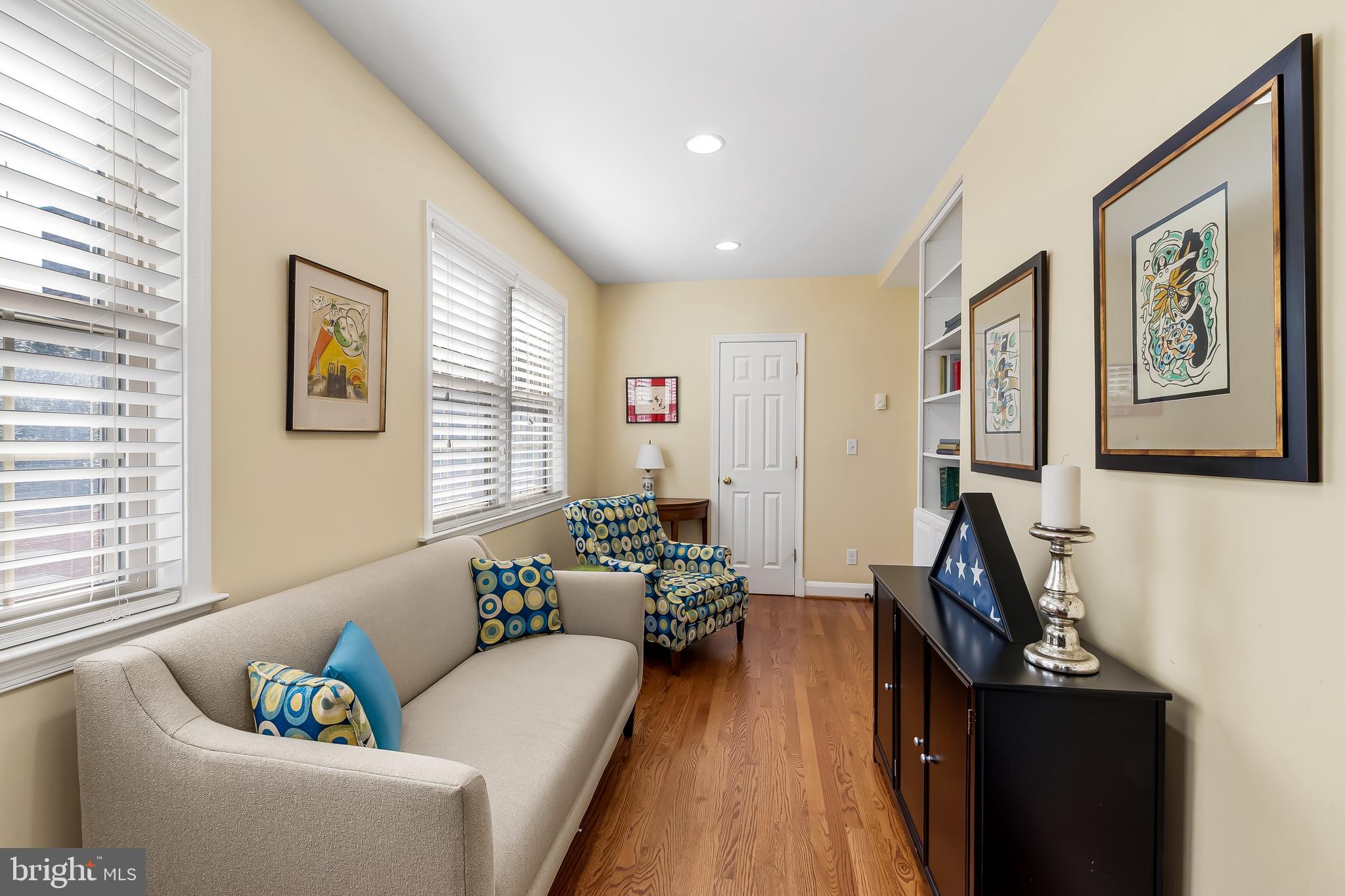 6900 Avondale Road Baltimore, MD 21212 - Photo 5 of 41 First floor den or family room