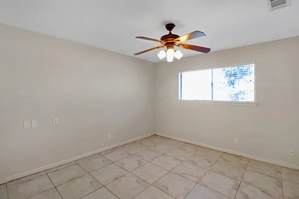 $3,000 | 5554 Beechnut Street, Houston, TX 77096