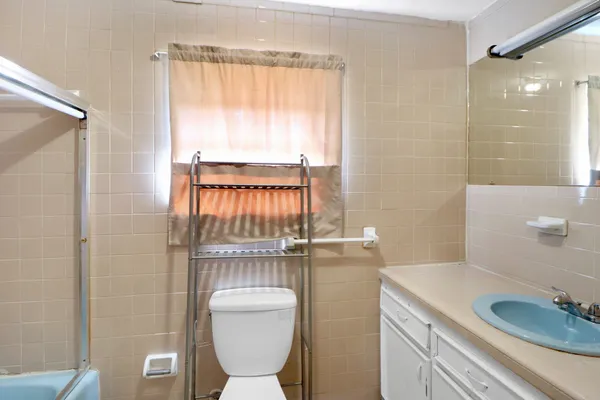 $3,000 | 5554 Beechnut Street, Houston, TX 77096