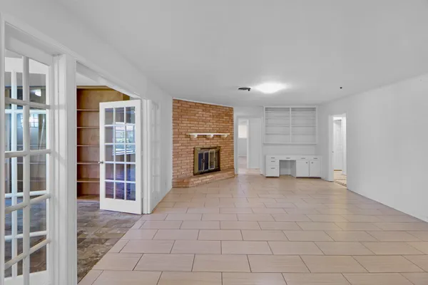 $3,000 | 5554 Beechnut Street, Houston, TX 77096