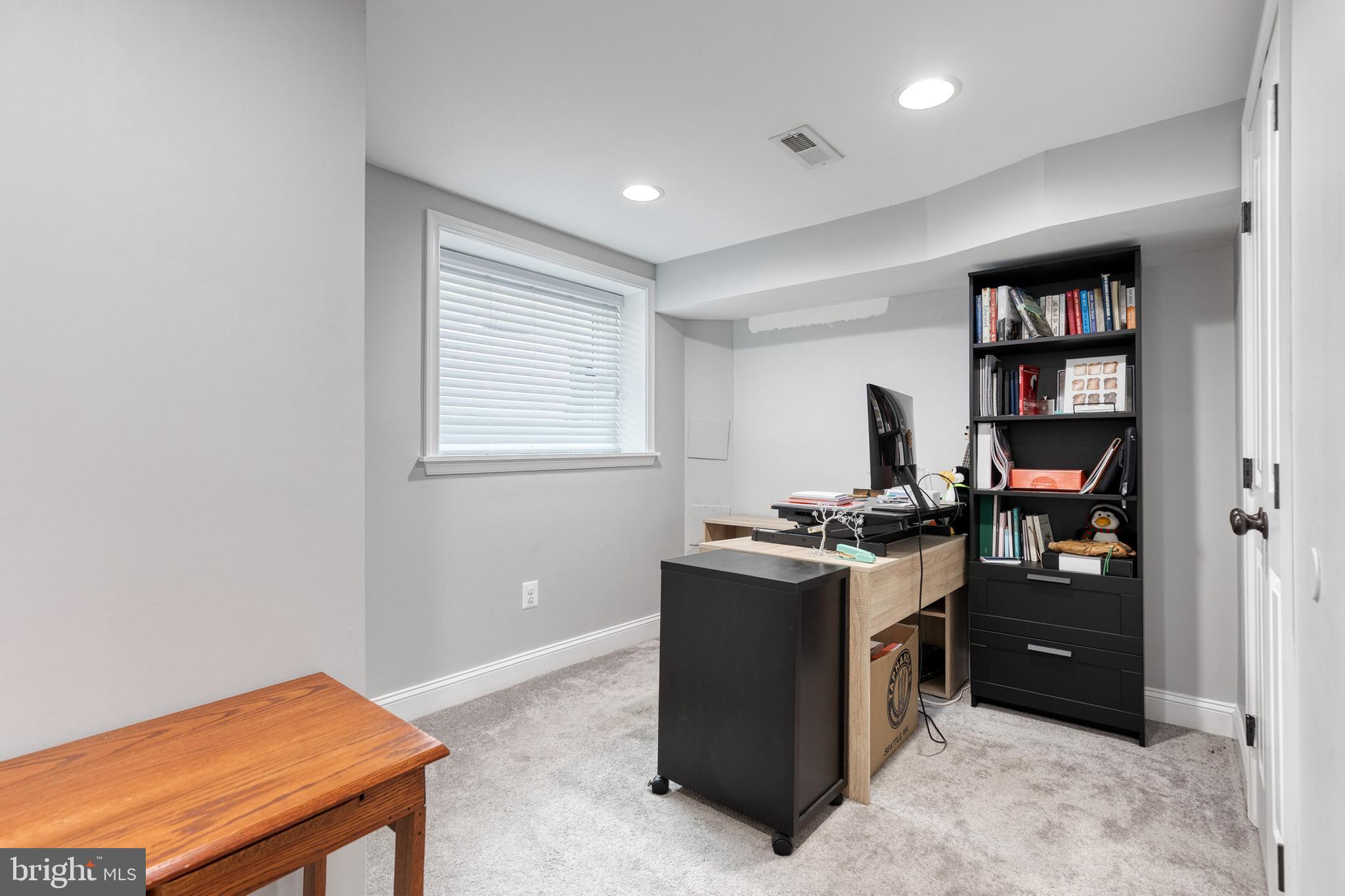 211 South Clinton Street Baltimore, MD 21224 - Photo 20 of 26