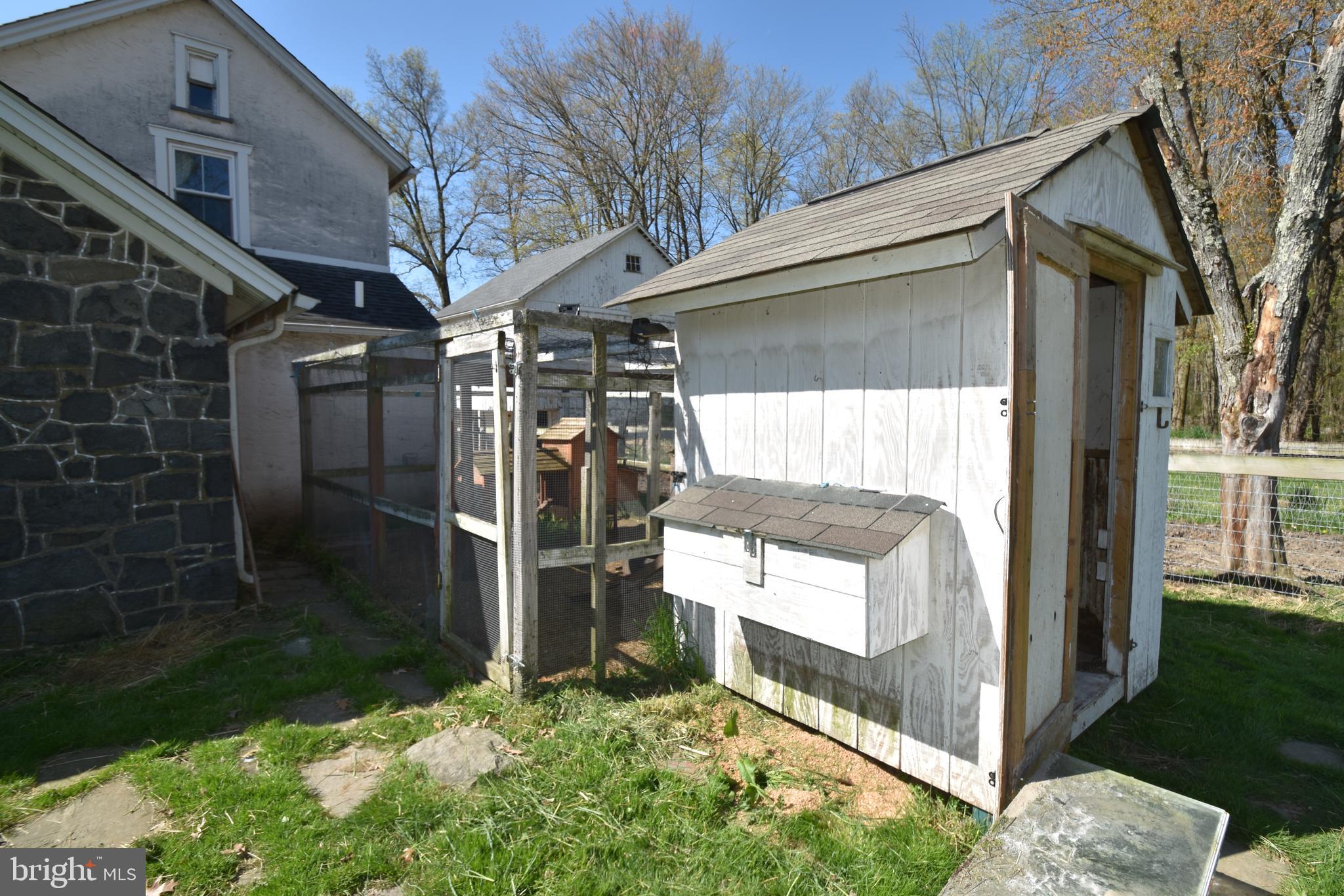 860 California Road Quakertown, PA 18951 - Photo 16 of 74 Chicken house