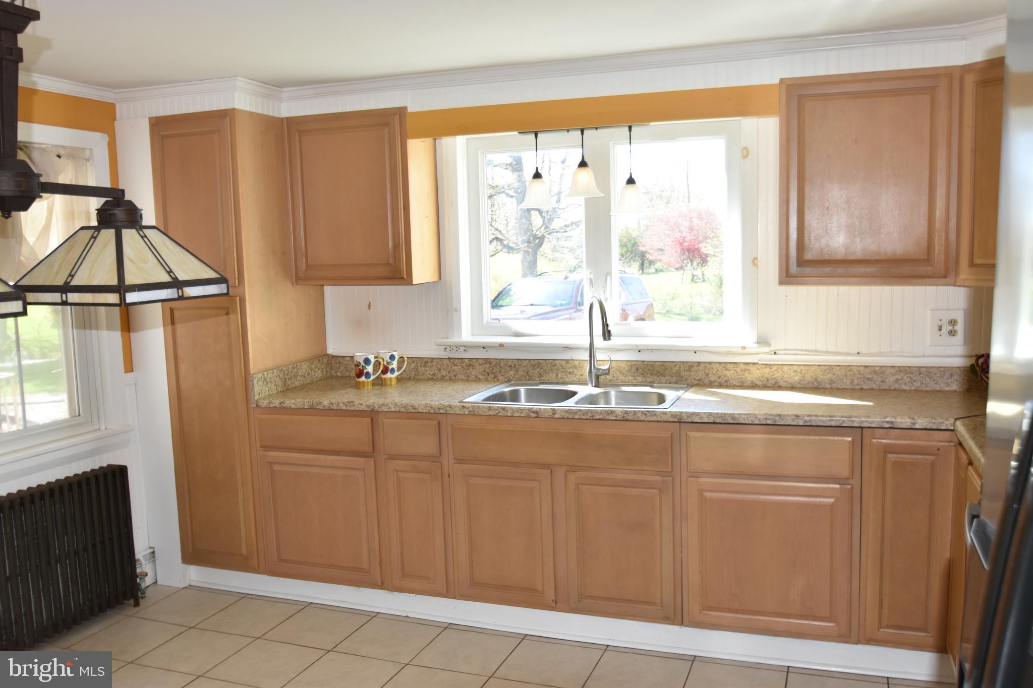 860 California Road Quakertown, PA 18951 - Photo 27 of 74 Very spacious kitchen