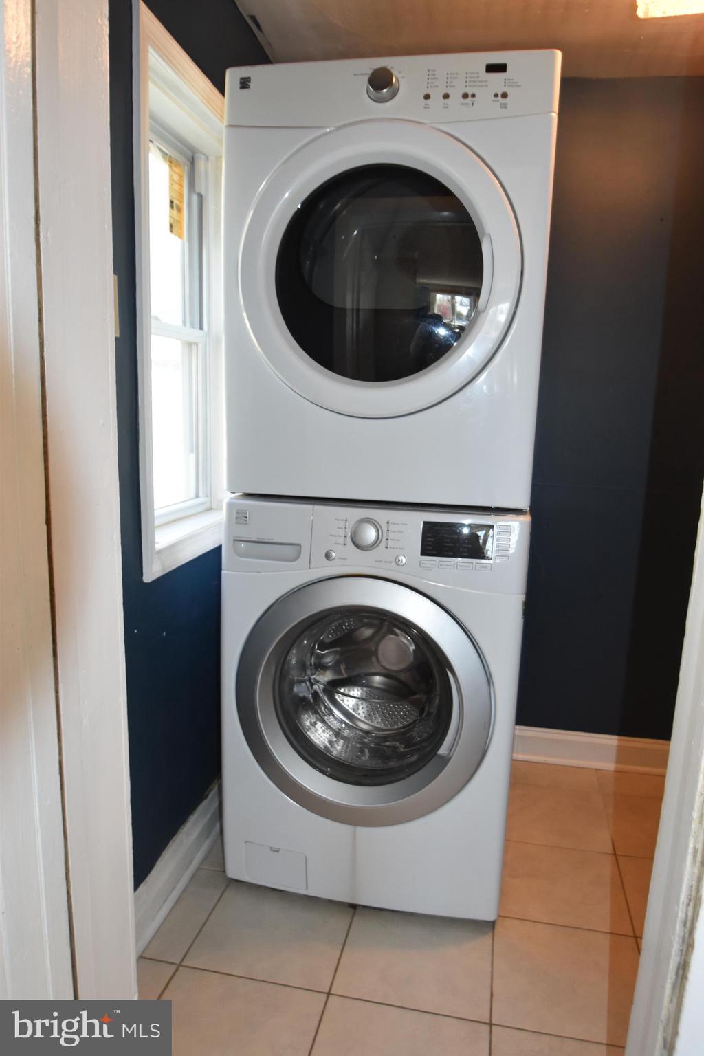 860 California Road Quakertown, PA 18951 - Photo 34 of 74 Washer and dryer can stay