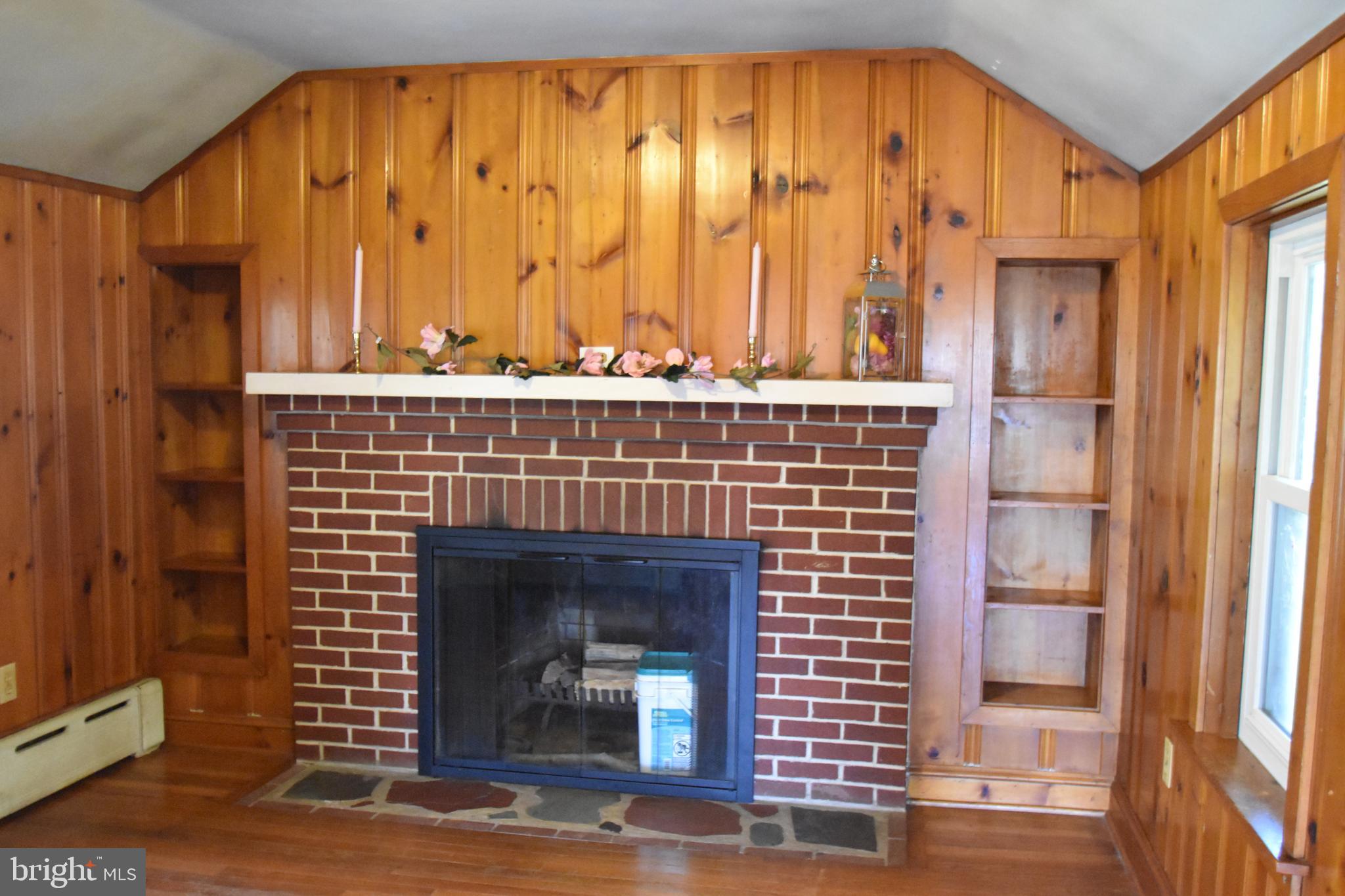 860 California Road Quakertown, PA 18951 - Photo 41 of 74 Cozy built-ins