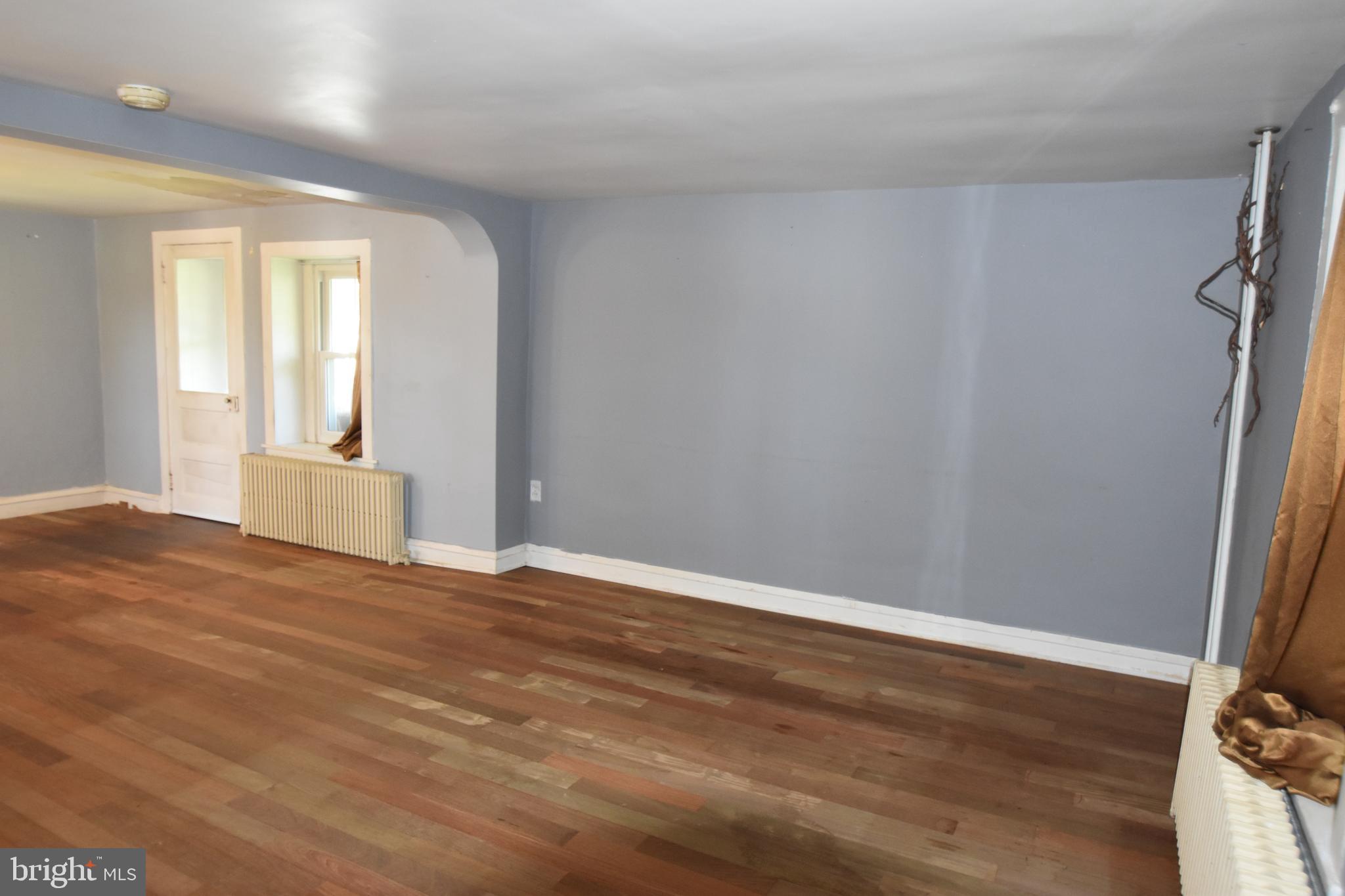 860 California Road Quakertown, PA 18951 - Photo 51 of 74 Living room