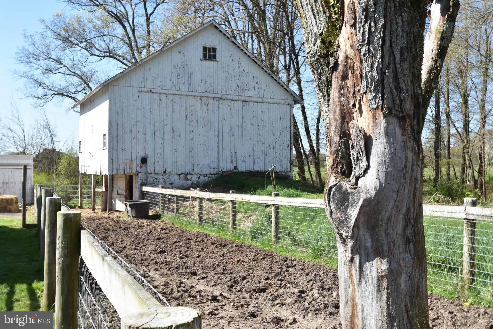 860 California Road Quakertown, PA 18951 - Photo 6 of 74 Bank barn