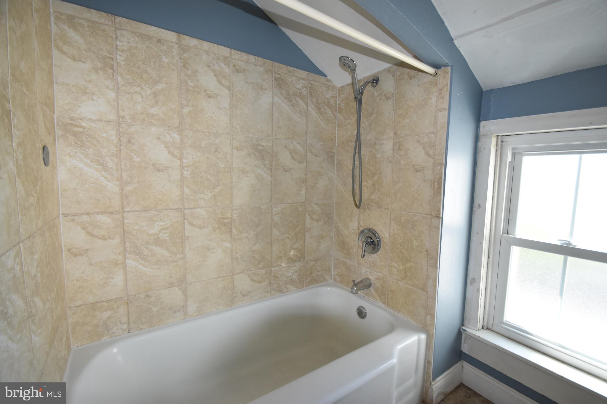 860 California Road Quakertown, PA 18951 - Photo 66 of 74 tub/shower
