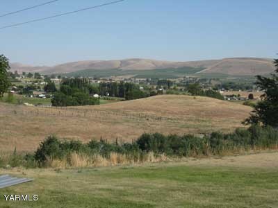181 Schut Road, Unit 8 Moxee, WA 98936 - Photo 20 of 20 a view of lake view and mountain view