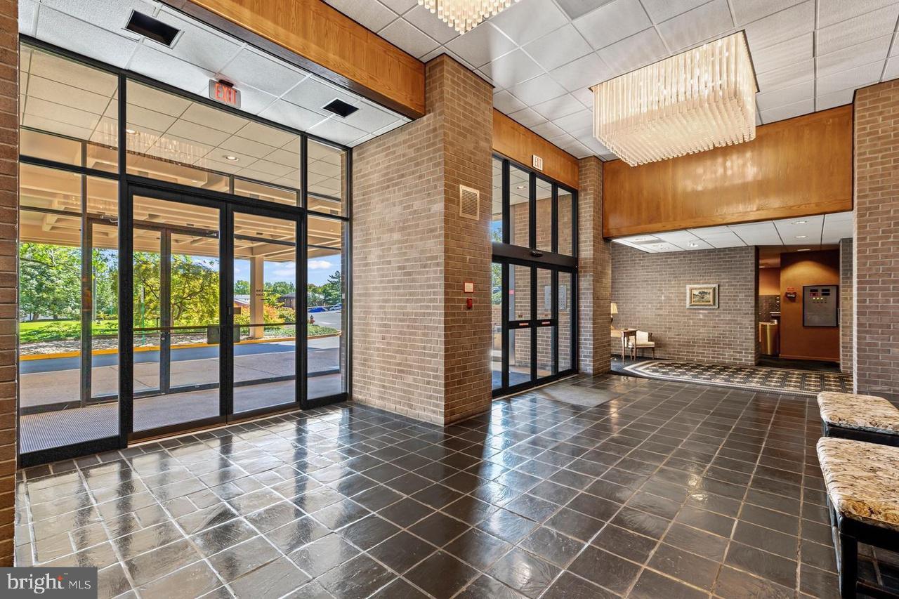 1800 Old Meadow Road, Unit 1409 McLean, VA 22102 - Photo 17 of 19