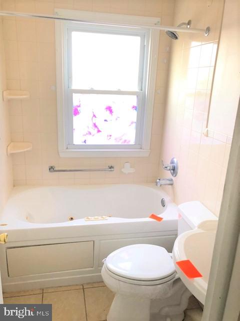 2762 Plainfield Road Baltimore, MD 21222 - Photo 13 of 21 Bathroom
