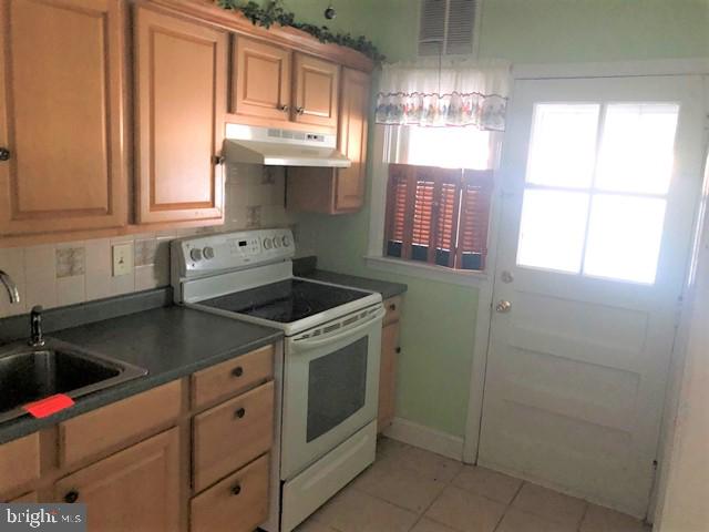 2762 Plainfield Road Baltimore, MD 21222 - Photo 7 of 21 Kitchen