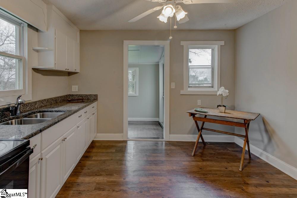 12 Post Oak Road Greenville, SC 29605 - Photo 8 of 27 Gallery Image 8