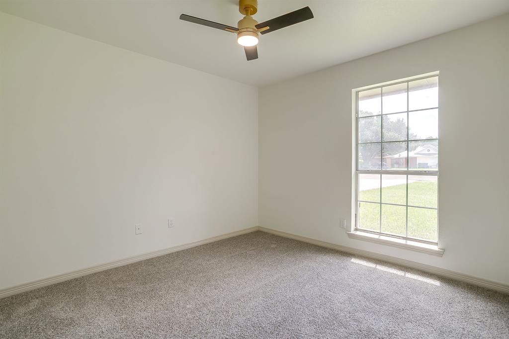 102 Meadow Ridge Avenue Venus, TX 76084 - Photo 23 of 40