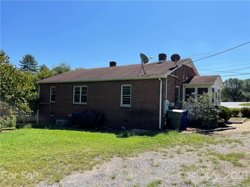 1207 Rock Barn Road Northeast Conover, NC 28613 - Photo 36 of 40 Gallery Image 36