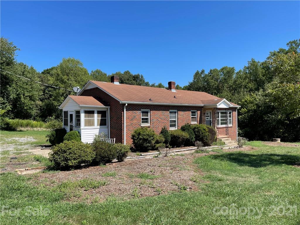 1207 Rock Barn Road Northeast Conover, NC 28613 - Photo 7 of 40 Gallery Image 7